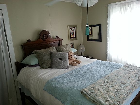 Wake up to lake views