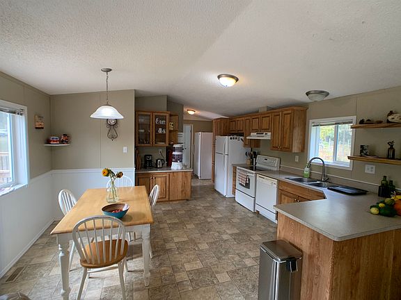3rd image of 55 Pioneer Way