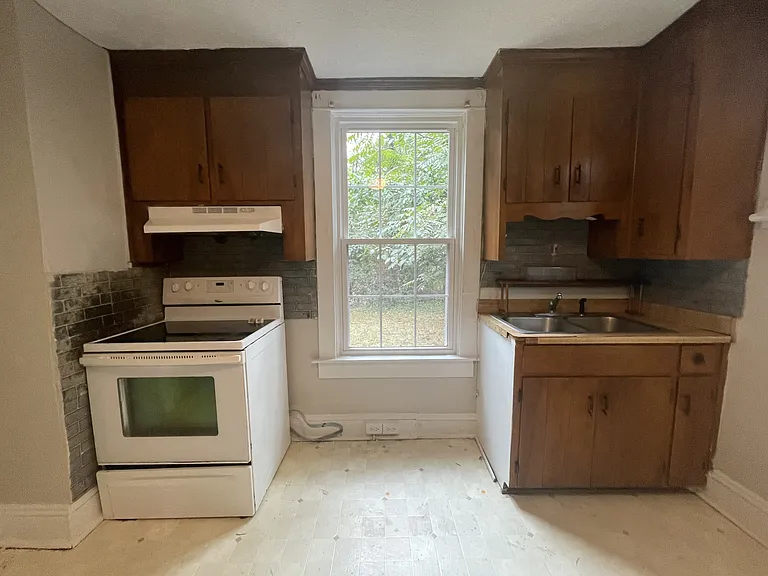 3723 S Amherst Hwy #A — Photo 5