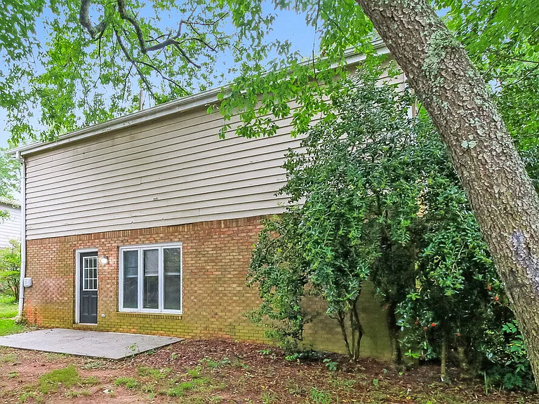 2112 Golfview Dr SE — Photo 16