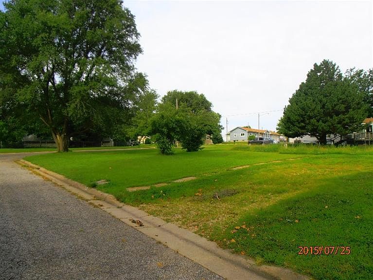1st image of 803 Cassie St