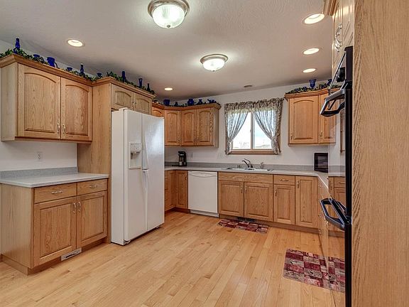 5th image of 1013 E Missoula Ave