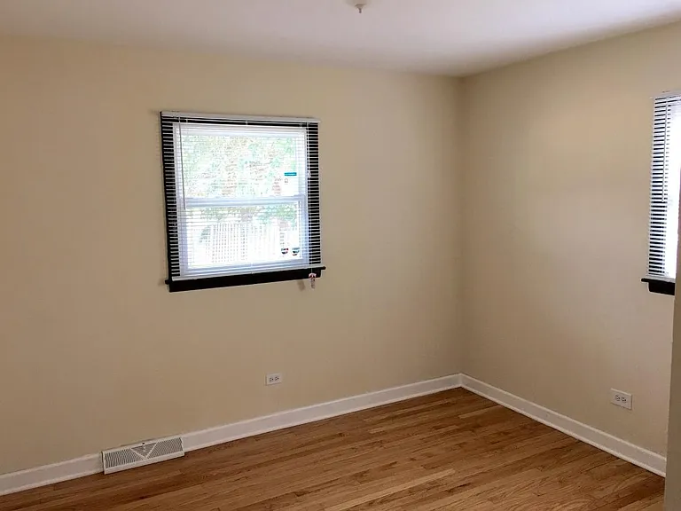 3925 Washington St — Photo 2