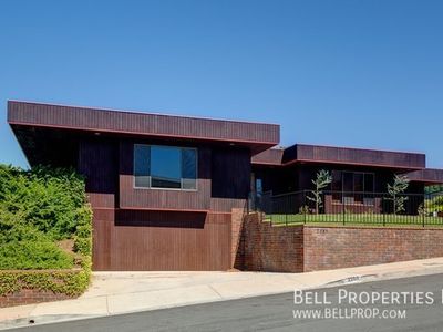 2285 N Hobart Blvd, Los Angeles, CA, 90027