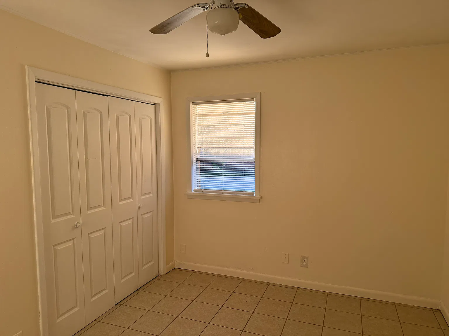 3 bed, 2003 sqft, $1,400 — Photo 1
