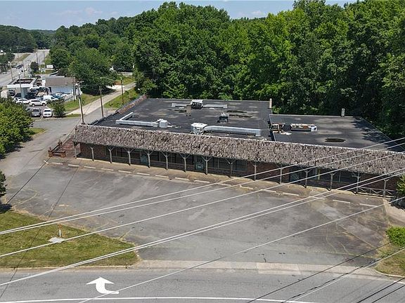 2nd image of 4901 Reynolda Rd #Et