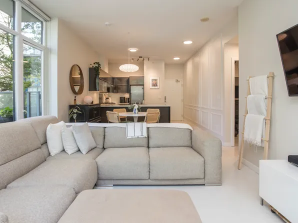 1252 Hornby St #401, Vancouver, BC V6Z 0A3