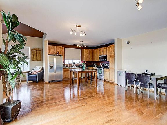 3rd image of 3862 S Lake Dr