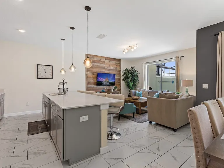 Romeo Cir — Photo 12