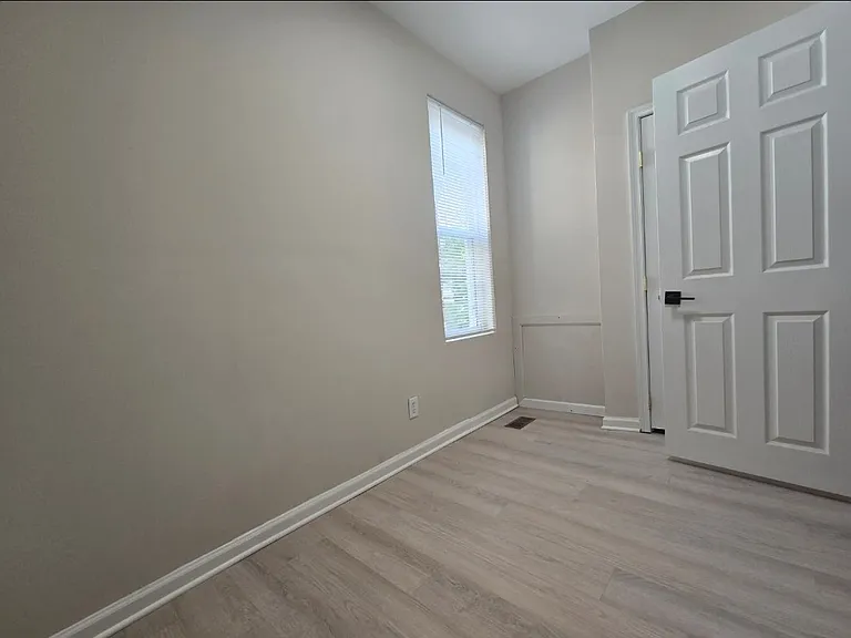 5228 Pulaski Ave — Photo 13