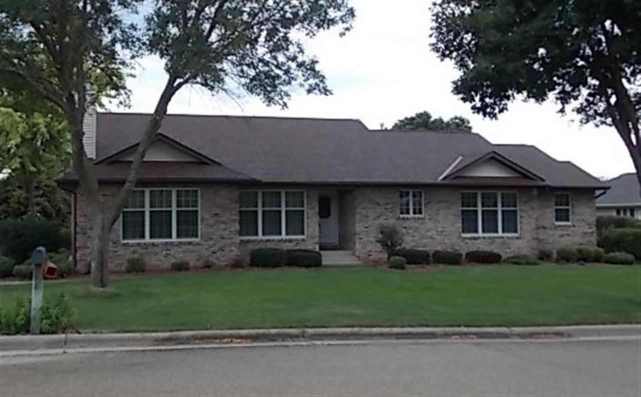 1516 Jamesway, Fort Atkinson, WI 53538 Zillow