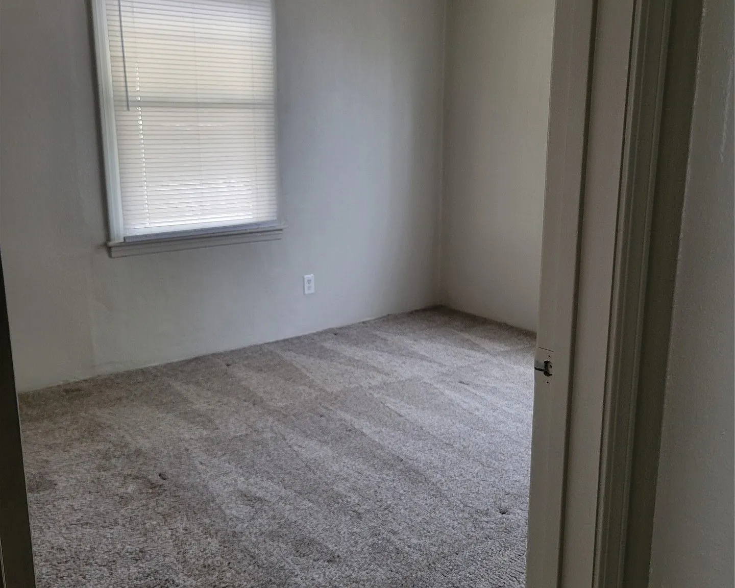 2 bed, 1.5 bath, 759 sqft, $1,150 — Photo 4