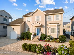 979 Ocean Ave, Mantoloking, NJ 08738