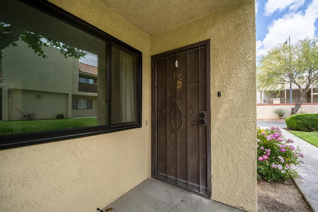 44200 Kingtree Ave — Photo 3
