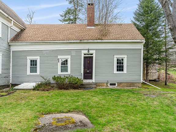 3rd image of 11 Academy Hill Road