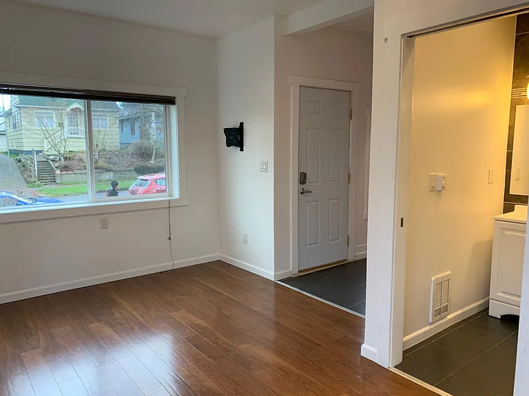 5112 Latona Ave NE — Photo 13