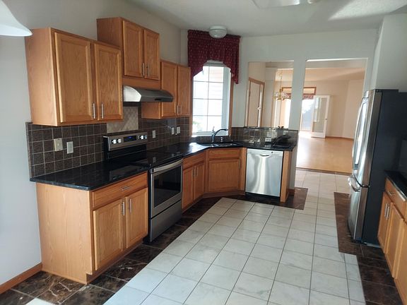 3rd image of 1688 Oakbrooke Ct