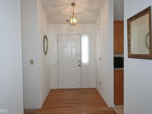 3rd image of 3397 Summit Glen Dr