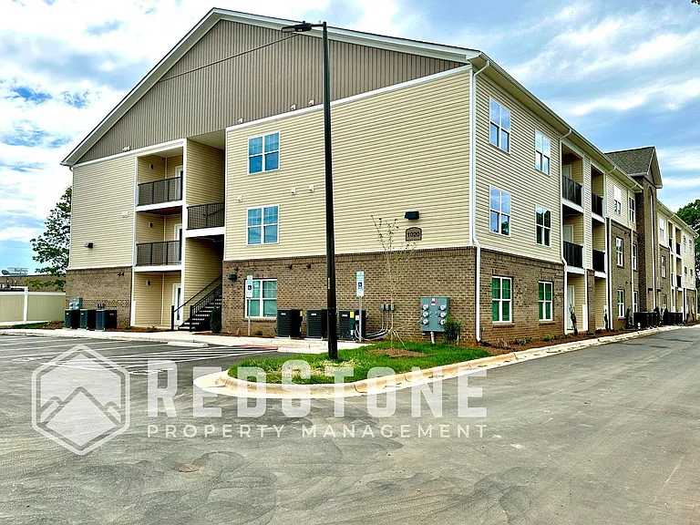 Westbrook Apartments — Photo 32