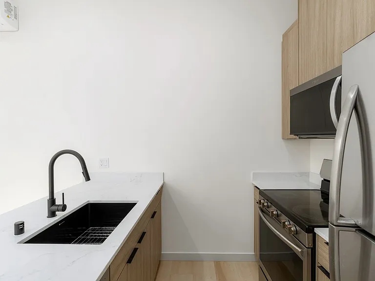 4603-4611 Almayo Ave — Photo 7