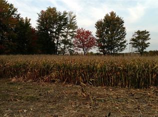 5293 Feigle Rd, Lockport, NY 14094