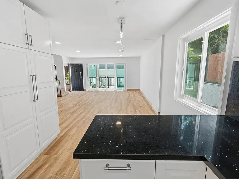 14433 Dickens St #25 — Photo 14