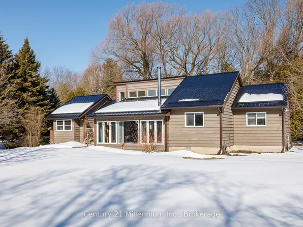 129 Edward St, The Blue Mountains, ON N0H 2P0