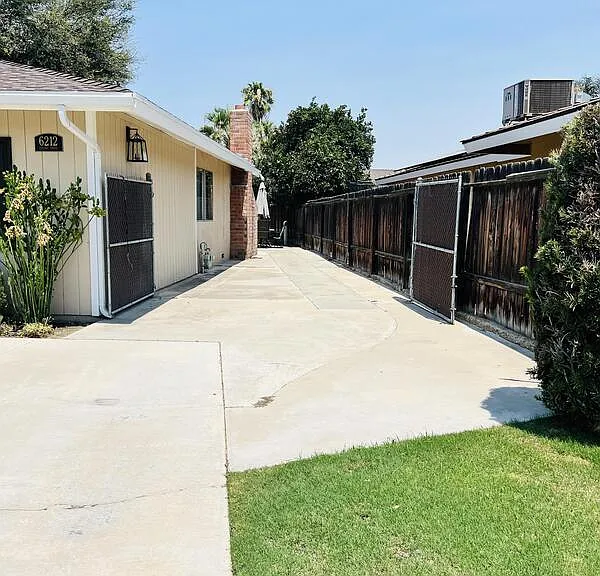 6212 Friant Dr — Photo 10