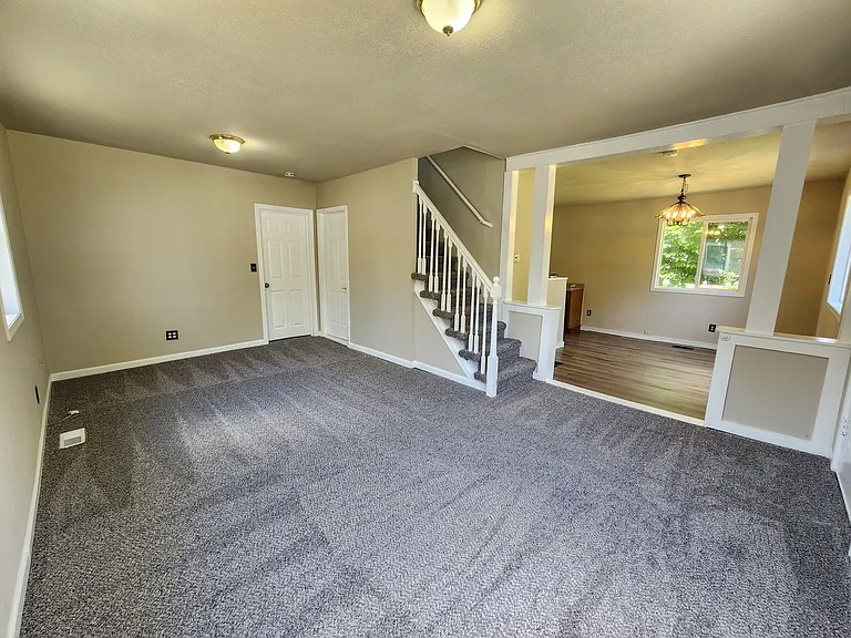 112 Davis Ave — Photo 10