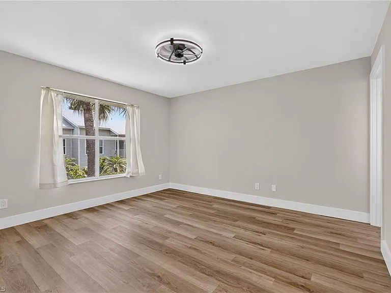 1915 Courtyard Way #202 — Photo 10