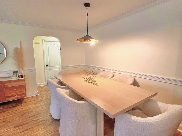 1724 Lockhart St — Photo 2