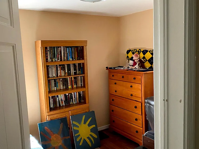 3851 Brewster St — Photo 8