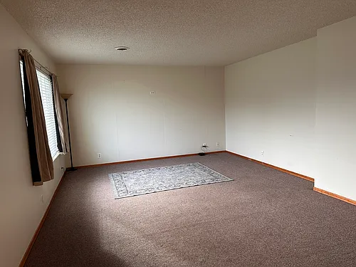 215 SW Cedar Ave #225 Photo 1
