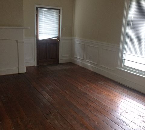 4th image of 114 E Lee St #6