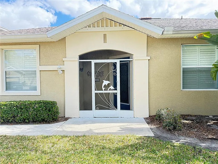 2052 Inverness Greens Dr — Photo 4