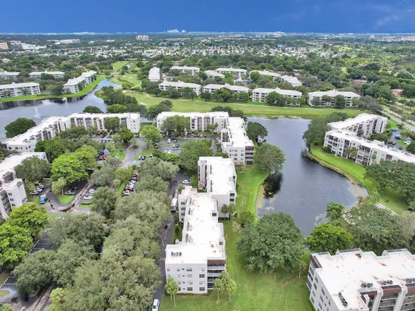 9235 Lagoon Place #410, Davie, FL 33324