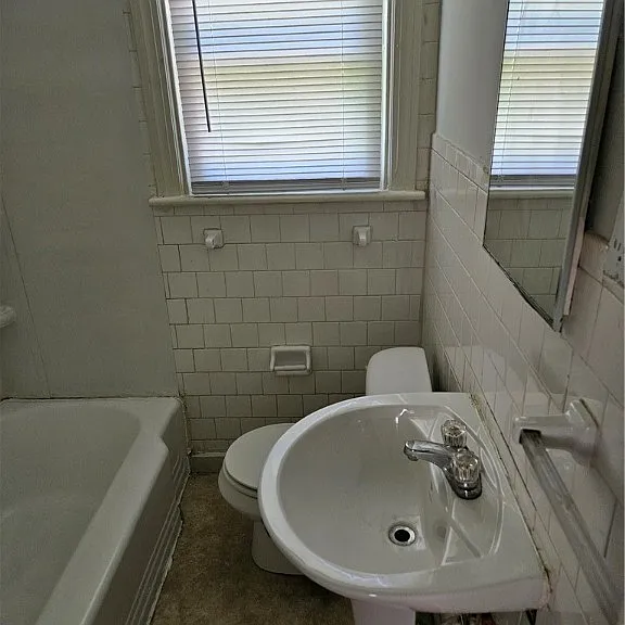 3909 Larchmont Ln — Photo 6