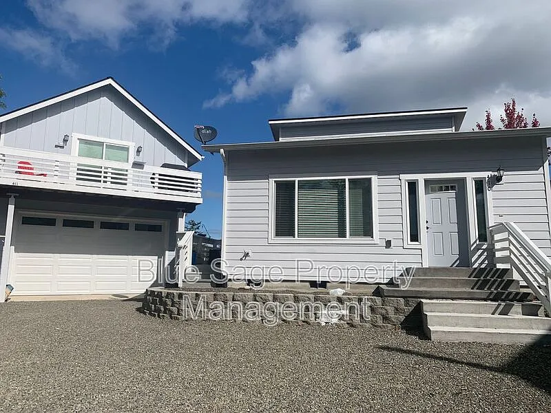 2 bed, 2.5 bath, 1296 sqft, $2,200 — Photo 1
