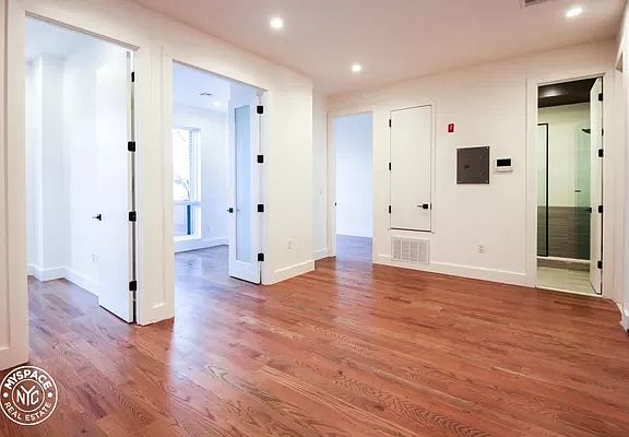 3rd image of 406 Cornelia St #6C