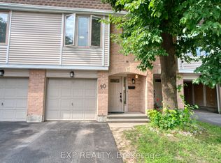 90 Lightfoot Pl #75, Ottawa, ON K2L 3L8