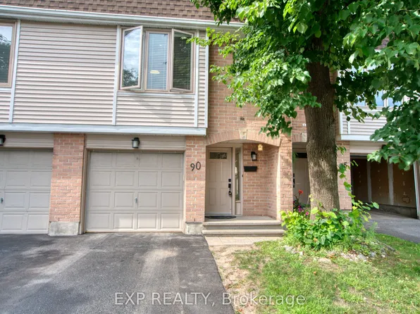 90 Lightfoot Pl #75, Ottawa, ON K2L 3L8
