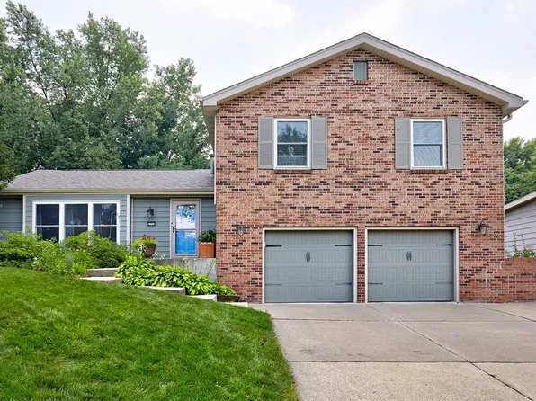4300 Pommel Pl, West Des Moines, IA 50265