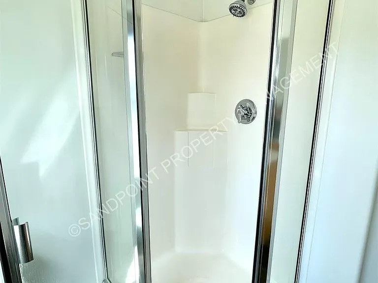 423 Louis Ln — Photo 22