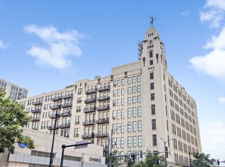 758 N Larrabee St APT 203, Chicago, IL 60654