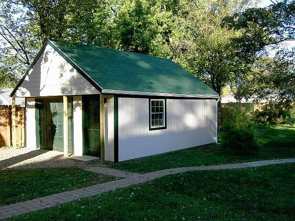Detached Garage @ 1265 Springdale Drive