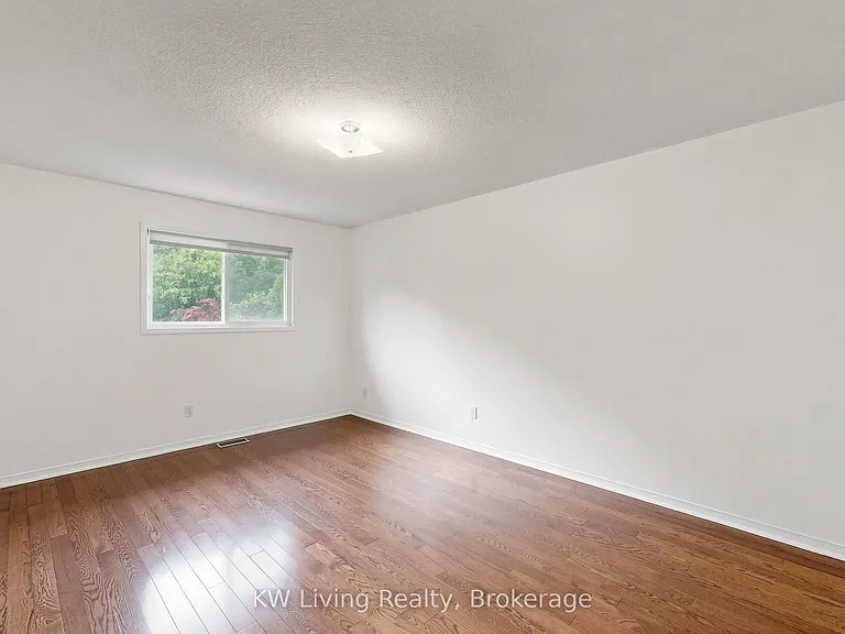 33 Southgate Cres — Photo 31