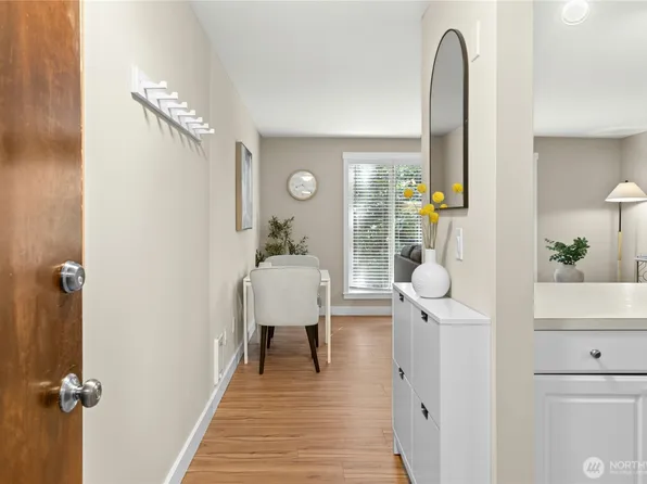 11208 NE 68th Street #110, Kirkland, WA 98033