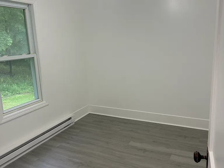10 Youngman Ave — Photo 5