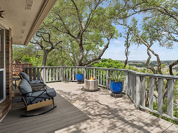 3rd image of 535 Mesa Bluff