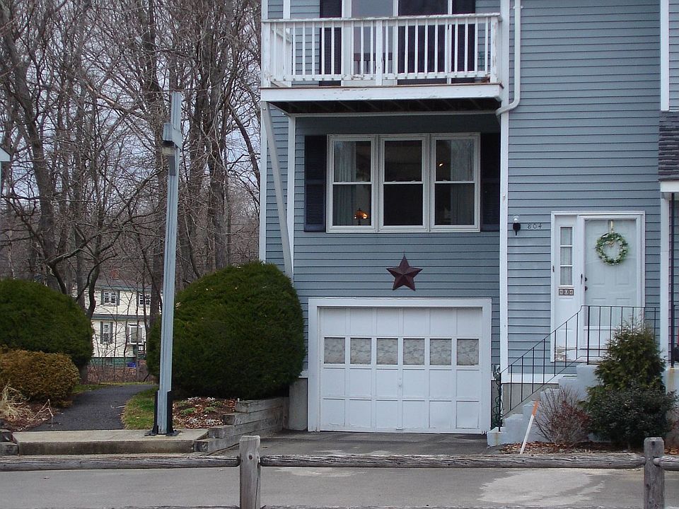 End Unit Condo/Townhouse